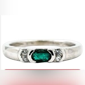 Elegant Emerald and Diamond vintage ring in 14k white gold, size 6.5